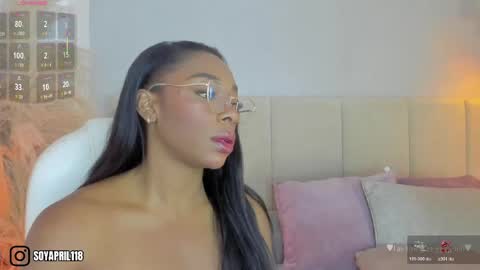 Snapshot of april_ebony18_ chatting on May 30, 10:45 am April online show from May 30, 10:45 am