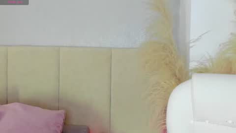 Snapshot of april_ebony18_ chatting on July 4, 11:16 am April online show from July 4, 11:16 am