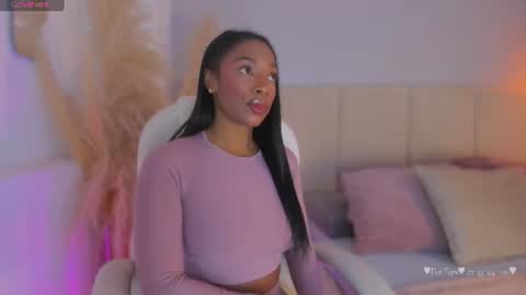 Snapshot of april_ebony18_ chatting on July 27, 10:44 am April online show from July 27, 10:44 am
