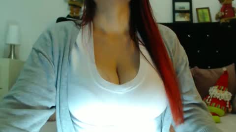 Snapshot of april_harrys chatting on December 21, 9:36 pm April online show from December 21, 9:36 pm