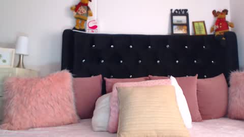 Snapshot of april_harrys chatting on December 28, 6:08 pm April online show from December 28, 6:08 pm