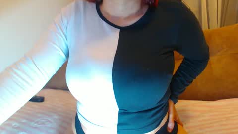 Snapshot of april_harrys chatting on January 27, 4:43 pm April online show from January 27, 4:43 pm