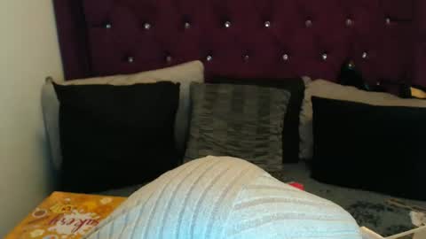 Snapshot of april_harrys chatting on October 1, 2:56 pm April online show from October 1, 2:56 pm