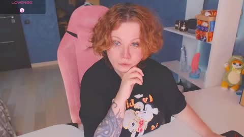 Snapshot of april_hentaigirl chatting on October 19, 7:53 am    my special content  online show from October 19, 7:53 am