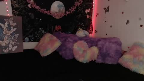 april_l6 online show from November 23, 9:47 pm