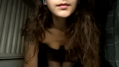 Snapshot of april_loves95 chatting on July 2, 9:32 pm april_loves95 online show from July 2, 9:32 pm