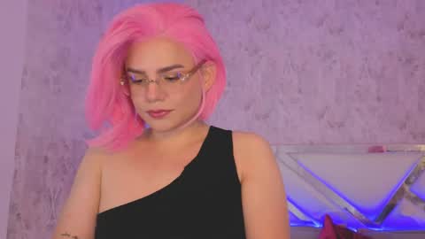 Snapshot of april_summer_ chatting on May 16, 9:13 pm Isabella online show from May 16, 9:13 pm