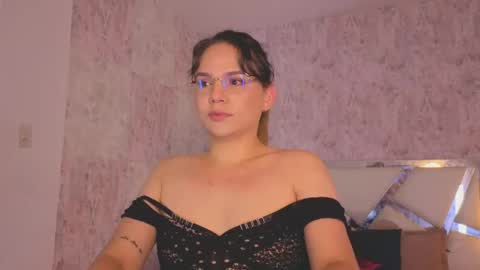 Snapshot of april_summer_ chatting on May 20, 8:48 pm Isabella online show from May 20, 8:48 pm