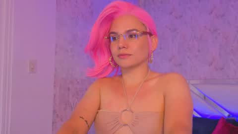 Snapshot of april_summer_ chatting on May 27, 1:57 am Isabella online show from May 27, 1:57 am