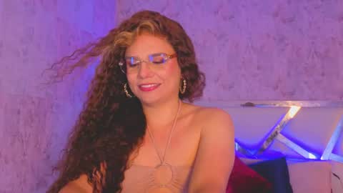 Snapshot of april_summer_ chatting on May 29, 10:08 pm Isabella online show from May 29, 10:08 pm