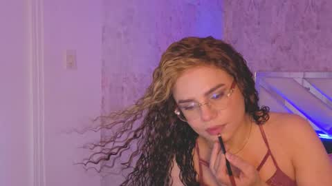 Snapshot of april_summer_ chatting on June 1, 9:27 pm Isabella online show from June 1, 9:27 pm
