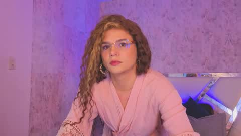Snapshot of april_summer_ chatting on June 3, 9:20 pm Isabella online show from June 3, 9:20 pm