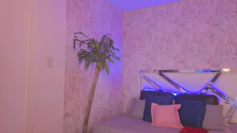 Snapshot of april_summer_ chatting on June 8, 7:58 pm Isabella online show from June 8, 7:58 pm