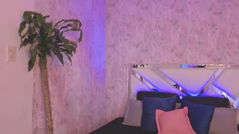 Snapshot of april_summer_ chatting on June 10, 10:08 pm Isabella online show from June 10, 10:08 pm