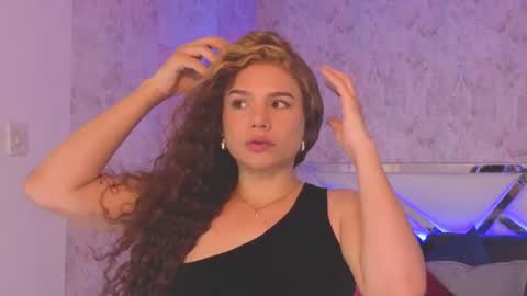 Snapshot of april_summer_ chatting on June 13, 9:13 pm Isabella online show from June 13, 9:13 pm