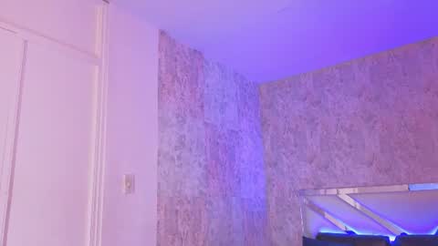 Snapshot of april_summer_ chatting on June 15, 10:01 pm Isabella online show from June 15, 10:01 pm