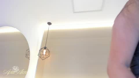 April online show from November 17, 6:52 am