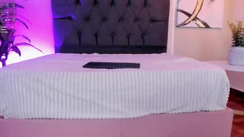 Snapshot of aprildeams chatting on January 23, 2:50 pm Cris online show from January 23, 2:50 pm