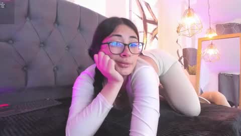 Snapshot of aprildeams chatting on February 6, 11:43 am Cris online show from February 6, 11:43 am