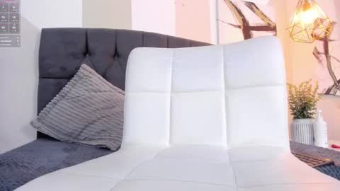 Snapshot of aprildeams chatting on March 3, 3:53 pm Cris online show from March 3, 3:53 pm