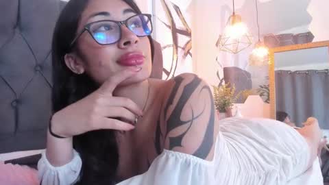 Snapshot of aprildeams chatting on March 8, 12:09 pm Cris online show from March 8, 12:09 pm