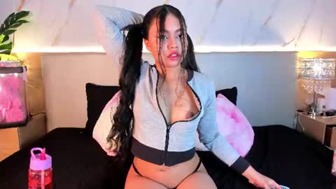 Snapshot of aprilgrey111 chatting on July 23, 8:51 pm aprilgrey111 online show from July 23, 8:51 pm