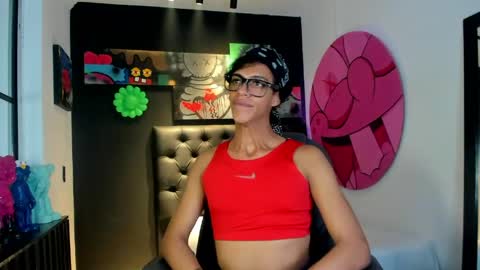 Snapshot of aprill_fox chatting on May 18, 12:07 am aprill_fox online show from May 18, 12:07 am
