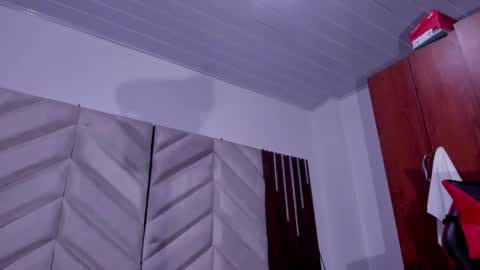Snapshot of aprill_vagner chatting on May 7, 2:28 am Aprill Vagner online show from May 7, 2:28 am