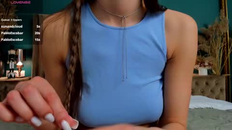 Snapshot of aprilwon chatting on March 12, 12:26 pm April online show from March 12, 12:26 pm