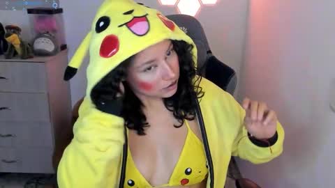 aqua emilly online show from October 26, 12:05 am