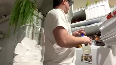 Snapshot of aquaman_x chatting on December 29, 3:33 am Aquaman online show from December 29, 3:33 am