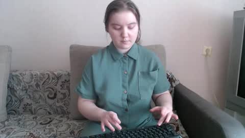Josefin online show from March 22, 5:00 am
