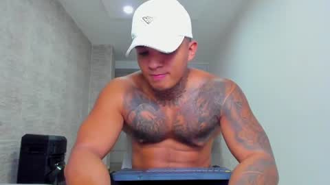 Snapshot of aquiles_elpapi chatting on July 25, 3:15 am AquilesElpapi online show from July 25, 3:15 am