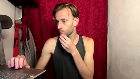 Snapshot of aquilesmade chatting on October 12, 7:24 pm Aquilesmade online show from October 12, 7:24 pm