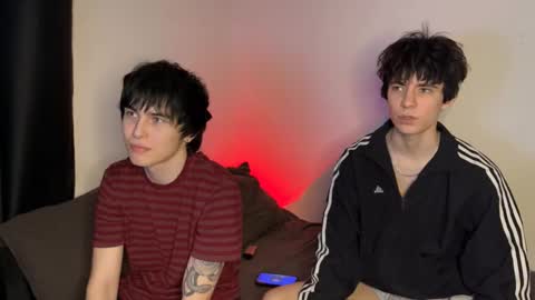 Snapshot of ar1zze chatting on January 9, 9:27 pm zik and kris online show from January 9, 9:27 pm