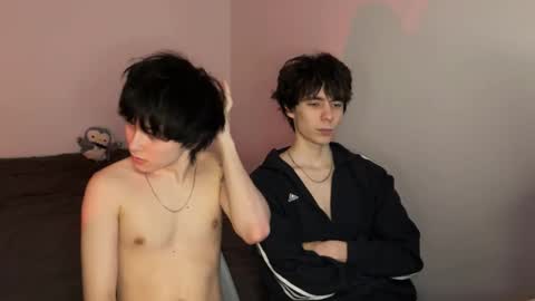 Snapshot of ar1zze chatting on February 18, 5:20 pm zik and kris online show from February 18, 5:20 pm