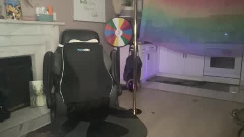 BustyPrincessLeila online show from December 8, 6:43 am