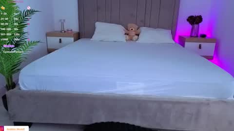 Snapshot of arabian_beautyy chatting on December 2, 9:47 am IsaBella online show from December 2, 9:47 am