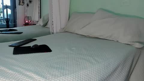 Snapshot of arabiel chatting on October 27, 10:14 pm Nadia Cyel online show from October 27, 10:14 pm