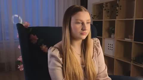 Snapshot of aracelieovaldi chatting on December 15, 4:06 am Valentina online show from December 15, 4:06 am