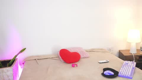 Snapshot of aradia_01 chatting on July 25, 7:39 am online show from July 25, 7:39 am