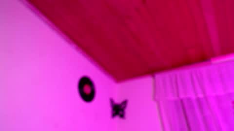 Snapshot of aradiax chatting on February 26, 6:43 pm Miss Aradia online show from February 26, 6:43 pm