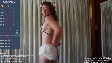 Snapshot of araviself chatting on February 1, 1:26 am aravis online show from February 1, 1:26 am