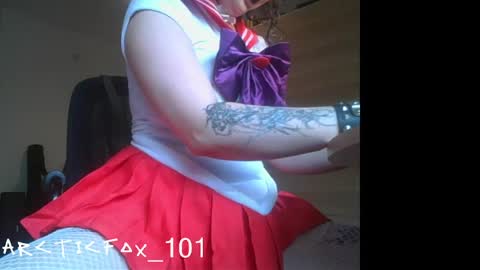 Snapshot of arcticfox_101 chatting on May 31, 10:55 am Daisy online show from May 31, 10:55 am