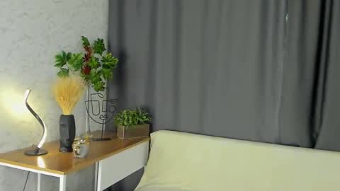Amy online show from October 11, 4:22 am