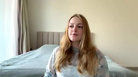 Snapshot of ardellleclair chatting on June 16, 3:53 am Ariana online show from June 16, 3:53 am