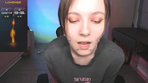 Snapshot of arden_moraine chatting on December 16, 2:05 am Im Arden online show from December 16, 2:05 am