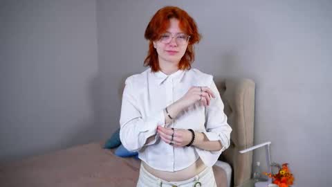 Snapshot of ardithterrio chatting on December 17, 7:03 am Lilly online show from December 17, 7:03 am