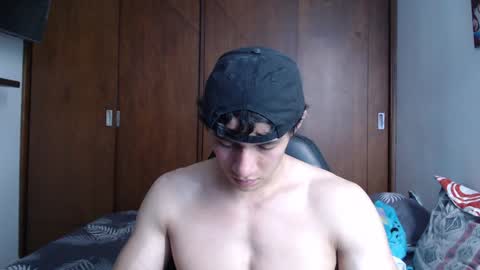 Snapshot of ares_aestheticgod chatting on December 10, 4:27 pm Ares D online show from December 10, 4:27 pm