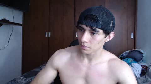 Snapshot of ares_aestheticgod chatting on December 11, 9:01 pm Ares D online show from December 11, 9:01 pm